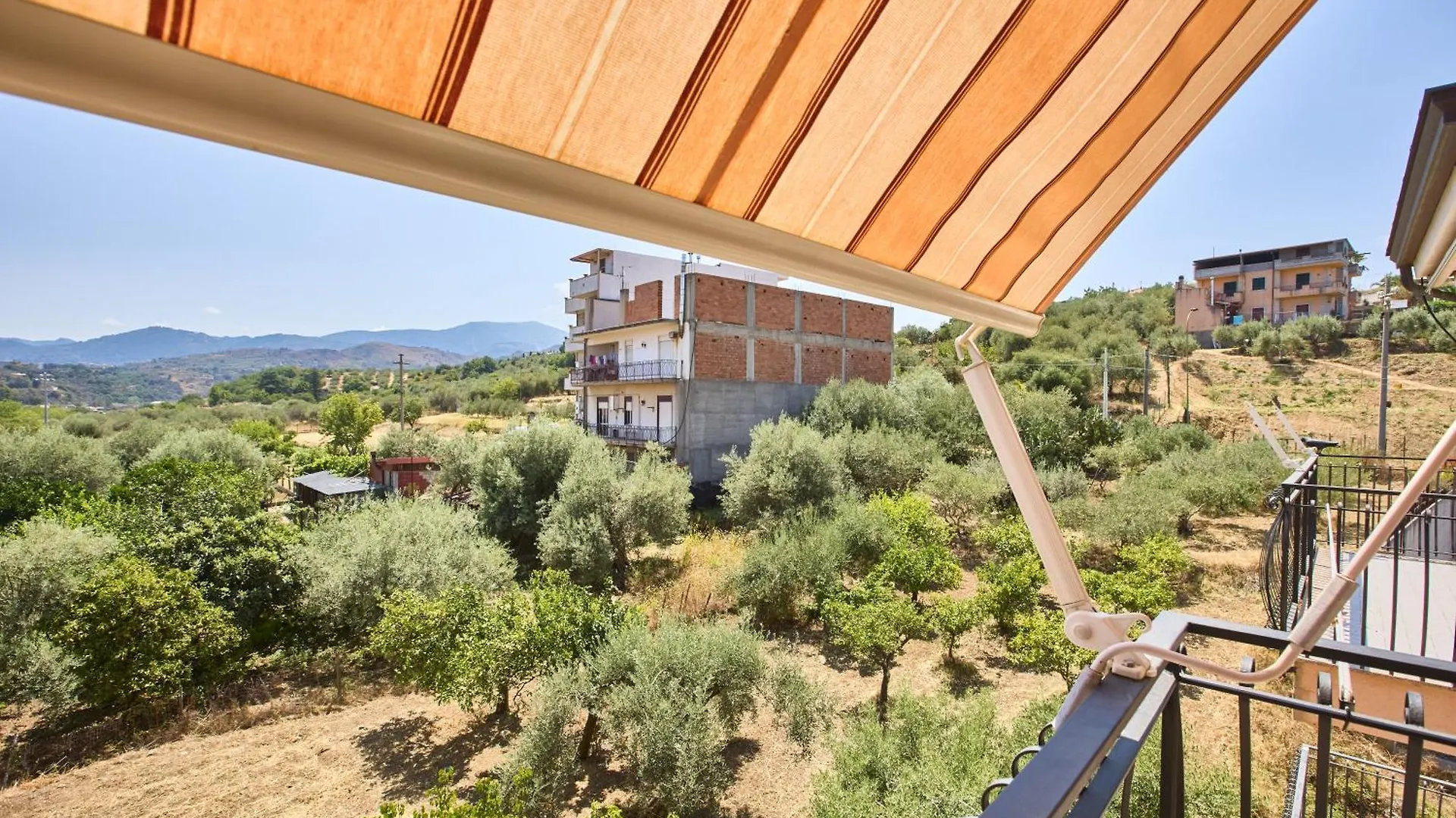La Casa Rosa Apartment Terme Vigliatore 0*,